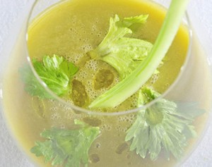 apfel-sellerie-drink-eos-1