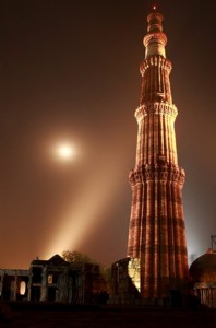 Qutub-Minar-at-Night-Images